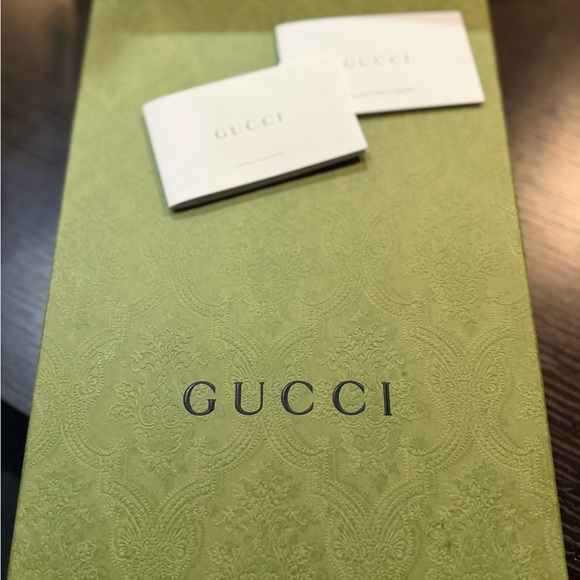 Gucci Tan Espadrille Flats with Gold Emblem - Picture 7 of 8